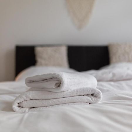 Koje Eins I Grosses Apartment Mit 2 Schlafzimmern Μπρέμερχαφεν Εξωτερικό φωτογραφία